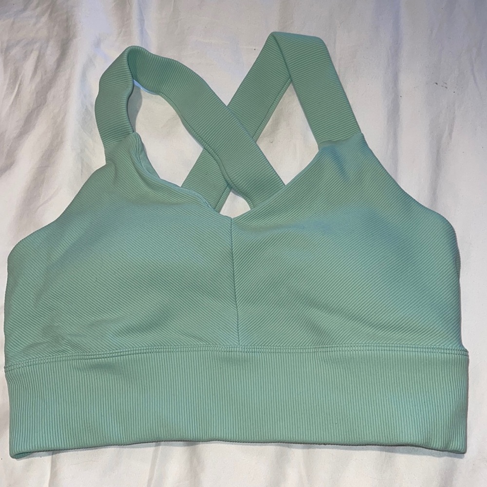 Alo yoga sports bra